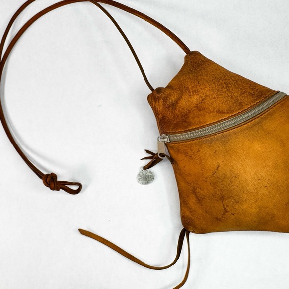 Erda Leather Crossbody Bag Camel Brown Handmade Maine Rustic Minimalist main image 6
